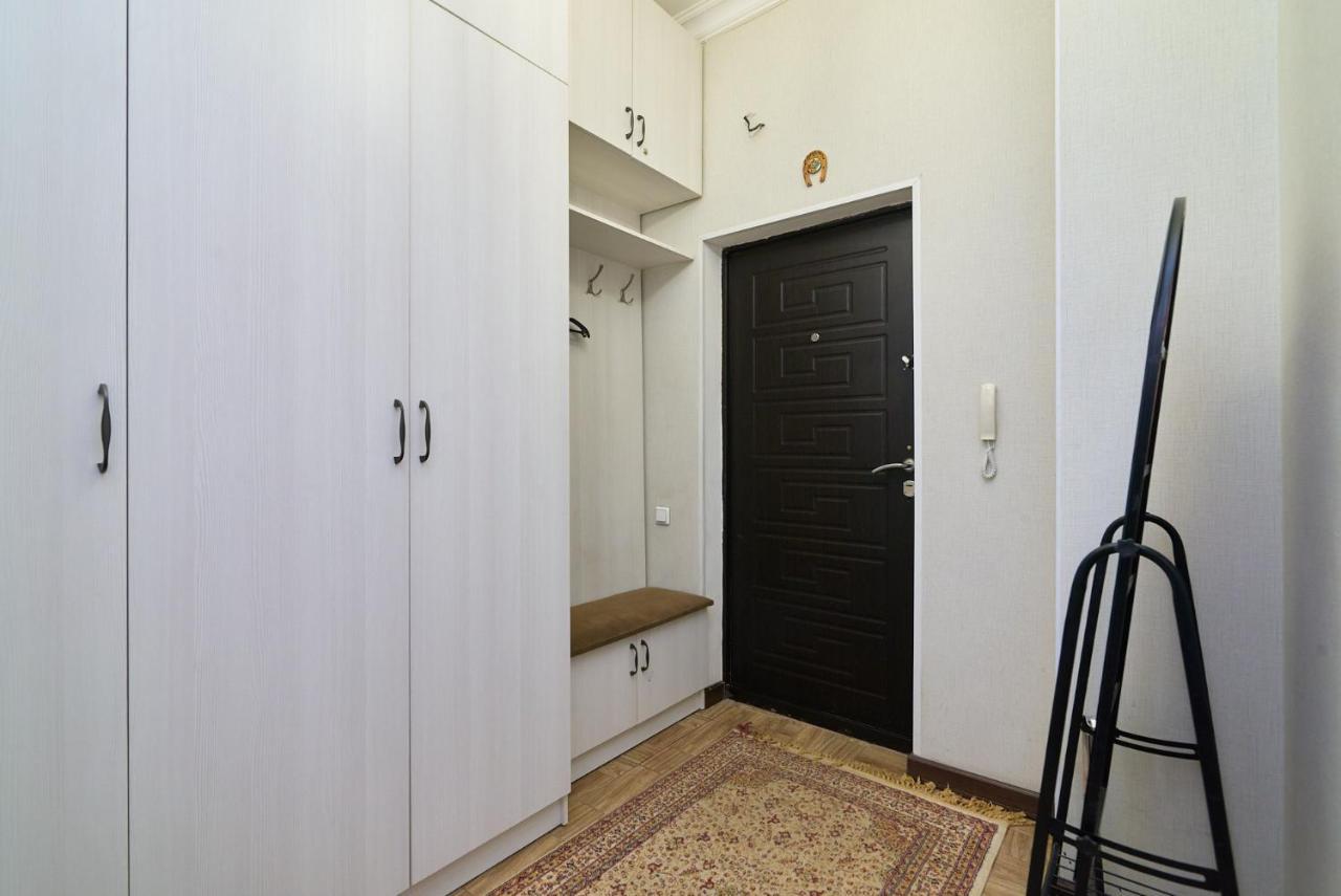 Квартира В Самом Центре Столицы Казахстана Appartement Astana Buitenkant foto